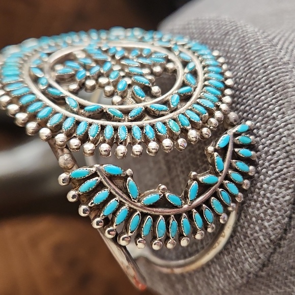 Amazing Vintage Native American Zuni Petit Point Turquoise Inlay Bracelet 💙 - Picture 3 of 13